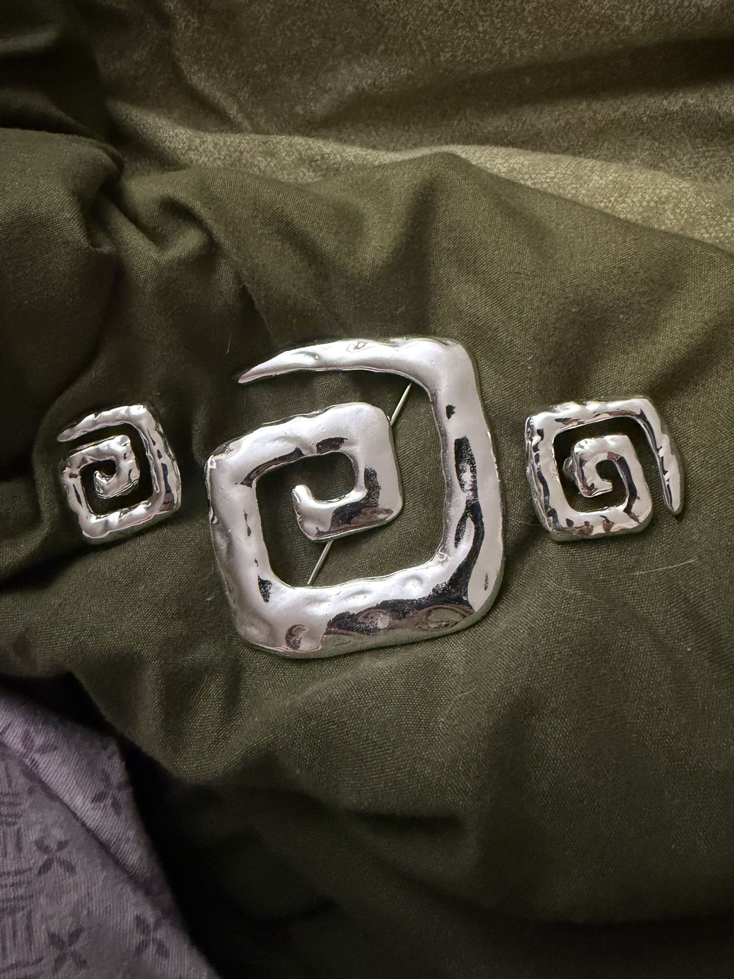 Vintage Pin And Pierced Earring Set