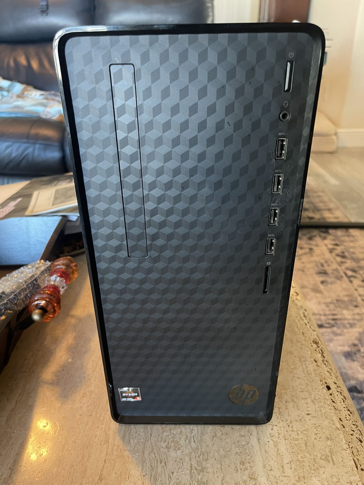 HP Desktop M01 AMD Ryzen 5 4600G
