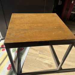 MOVING - Square Side Table