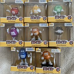 Set Of 7 M&M Figures Including Orange M&M Manufacturer Error With No M On It 