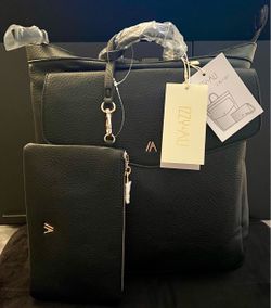 Izzy & Ali Black Shoulder Bag Set