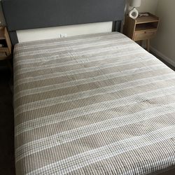 Queen Bed With Headboard