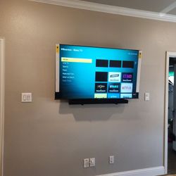 TV WALL MOUNT 