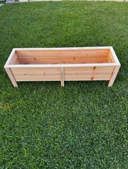 Cedar wood planter