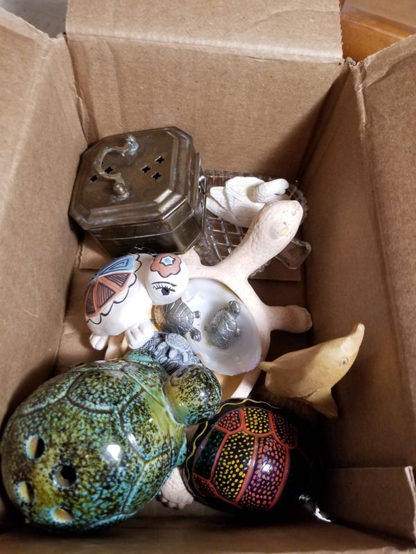 Knick knack box. Random goodies. for Sale in San Antonio, TX OfferUp