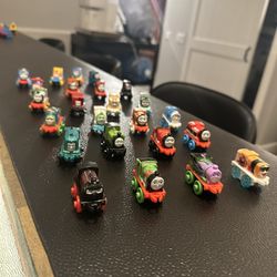 Thomas Friends Minis Advent Calendar 2022 Christmas 24 Mini Engines