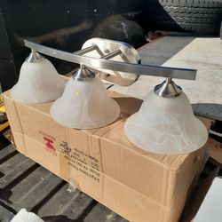 3 BULBS VANITY LIGHT FIXTURE