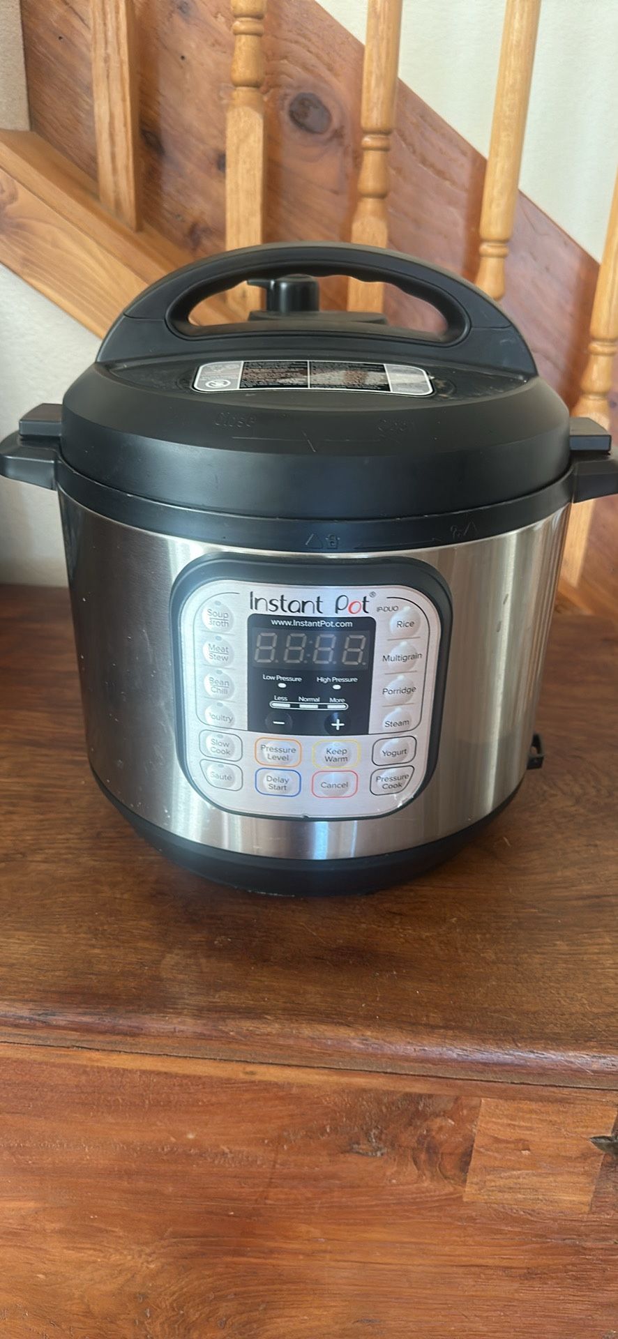 Instant Pot Duo Plus 60 1000W, 6 Quart, 9-in-1 Pressure Cooker - Silver/Black