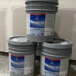 Primer Interior. Color Agreeable Gray. Total 3 Buckets/ 15 Gallons