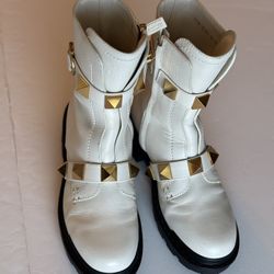 VALENTINO GARAVANI BOOTS SIZE 36.5