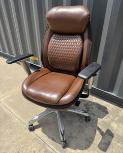 Shaq Executive Chair