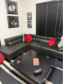 Leather Sectional, Coffee Table, End Table, & Bar Stools ((4)