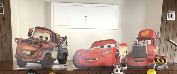 Life Size Lightning McQueen (Disney/Pixar Cars 3) Cardboard Cutout