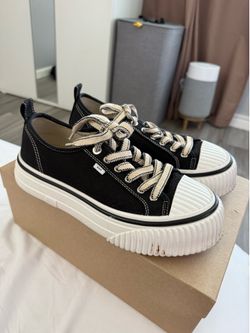Ami Paris 1980 Low Top Sneakers – Size 41