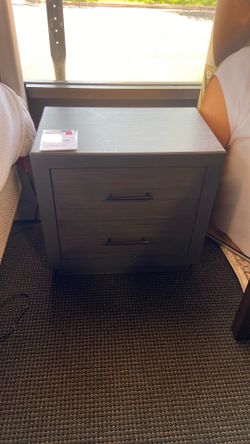 Dorian nightstand