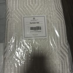 Brand New Curtain Set 