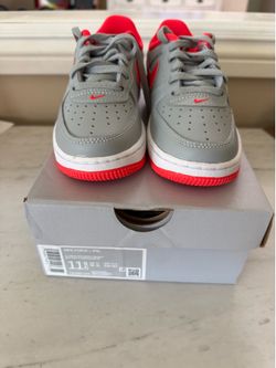 Nike Air Force 1 Kids Size 11.5c - BRAND New with Box