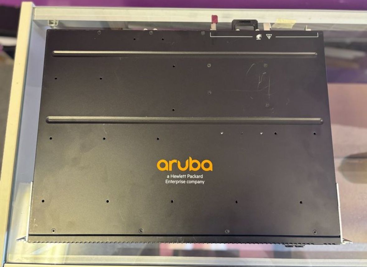 Aruba Network Switch JL320A