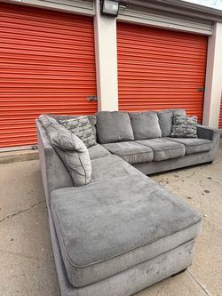 FREE DELIVERY - Beautiful Deep Seating Sectional Sofa Couch!