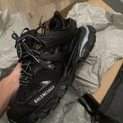 Balenciaga Tracks led