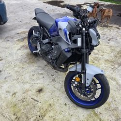 2021 Yamaha MT-09 – 2,341 Miles – Clean Title – $9,500