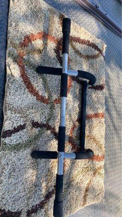 Pull ups bar