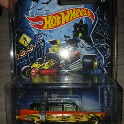 Hot Wheels Happy Halloween Ghostbusters Ecto-1 die-cast vehicle