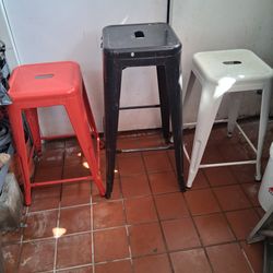 3 stools $35 Dlls.