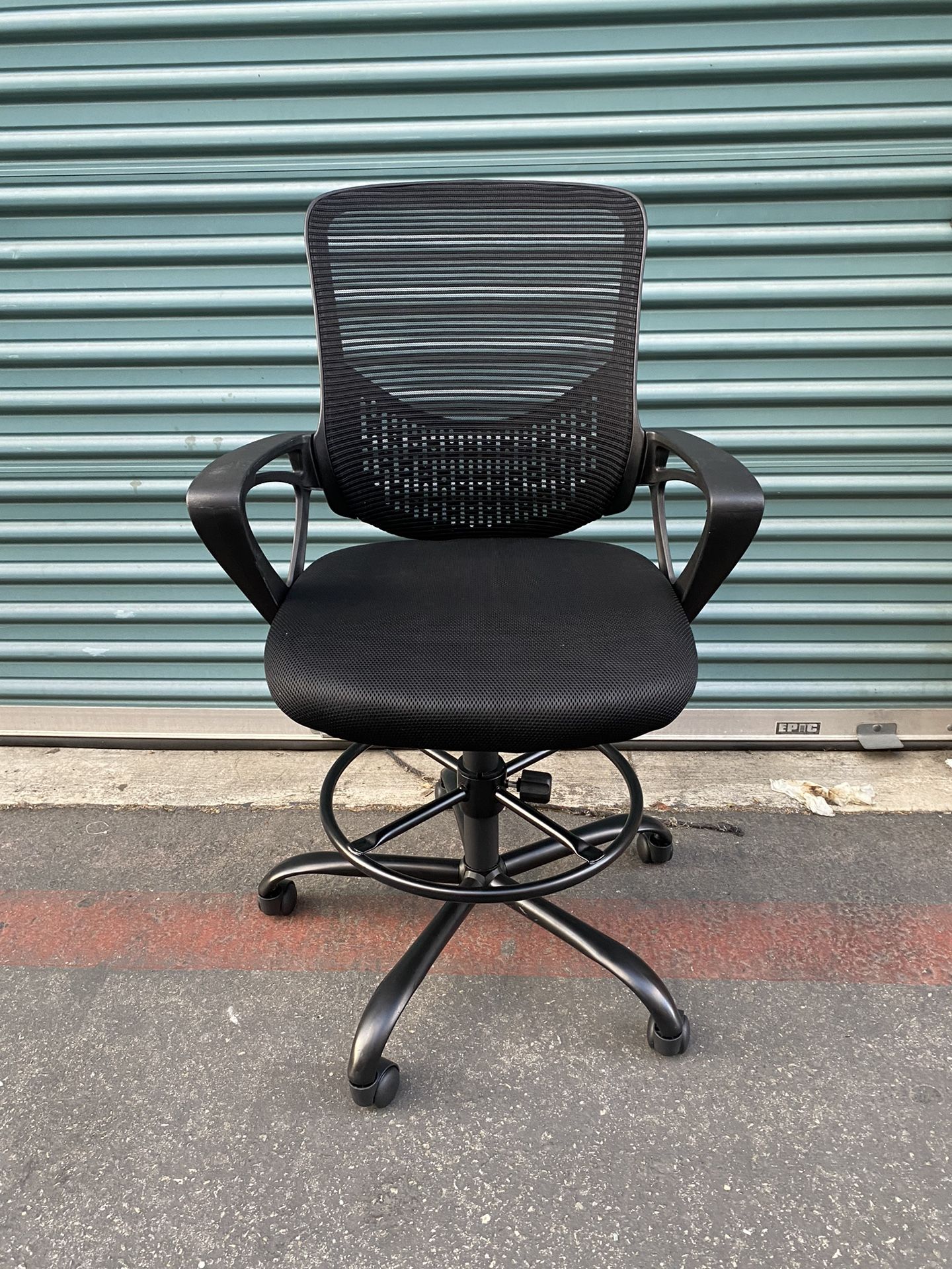 Drafting office chair / Silla de oficina