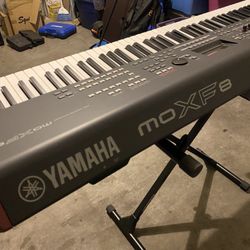 Yamaha MoXF8 Piano 