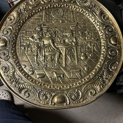 VINTAGE 25" BRASS WALL HANGING EMBOSSED 3D PLATE TAVERN SCENE MADE IN ENGLAND