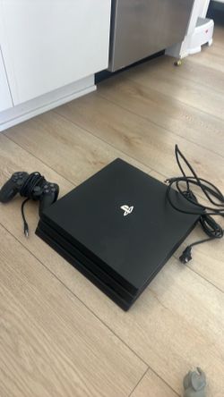 PS4 Pro with 1 Controller and Box