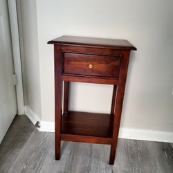 Vintage End Table, Great Condition