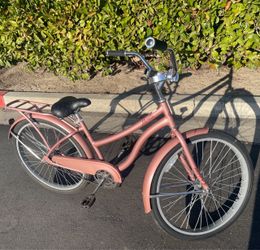 [Irvine] Huffy Cruiser Bike - Excellent condition