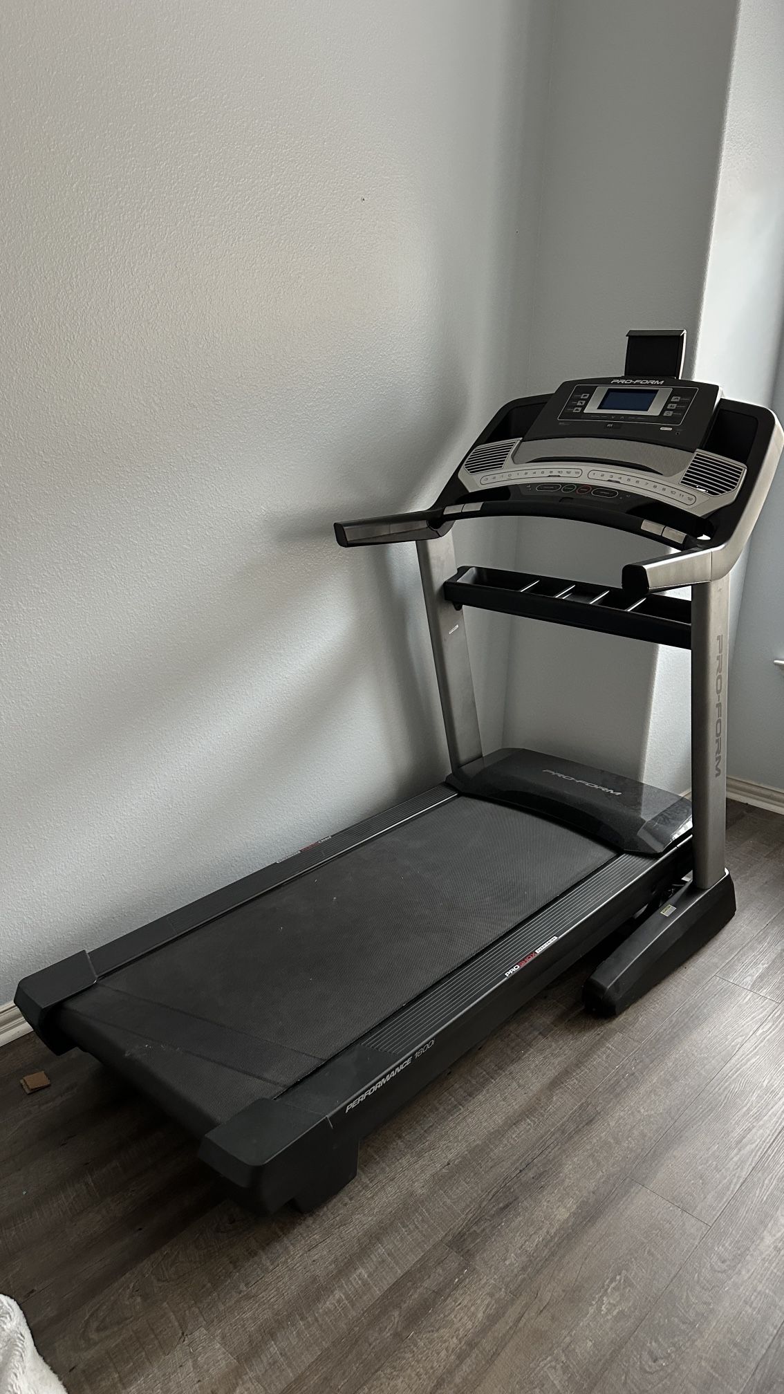 Pro Form Performance 1800i Treadmill
