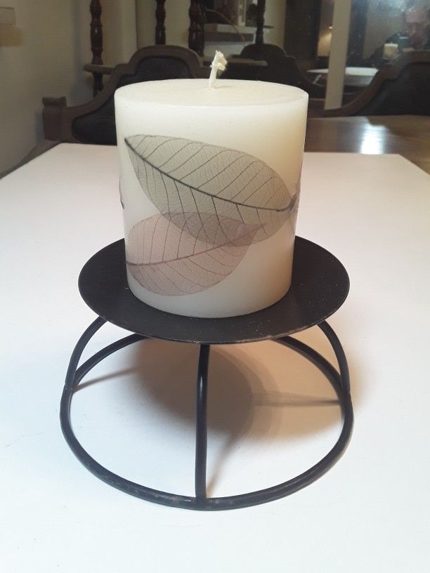 Lovely Pillar Candle On A Stand This 2PC Set Will Make A Beautiful Accent In Your Home Candle Never Lit Total Height 5.5" Pre-owned in Good Condition 