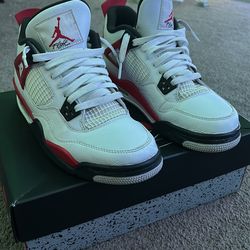 jordan 4 retro red cement / size 6.5Y
