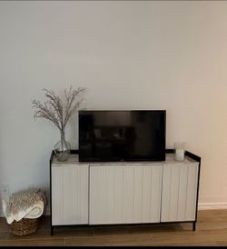 Modern Farmhouse TV Stand / Media Console – White & Black