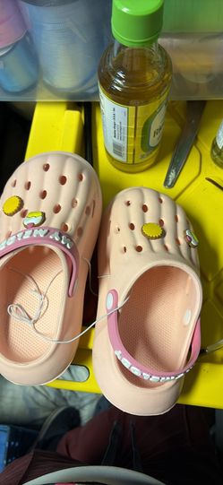 Melody Crocs Sz 11kids