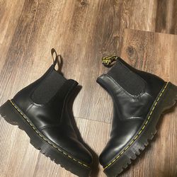 Doc Martens Chelsea Boots