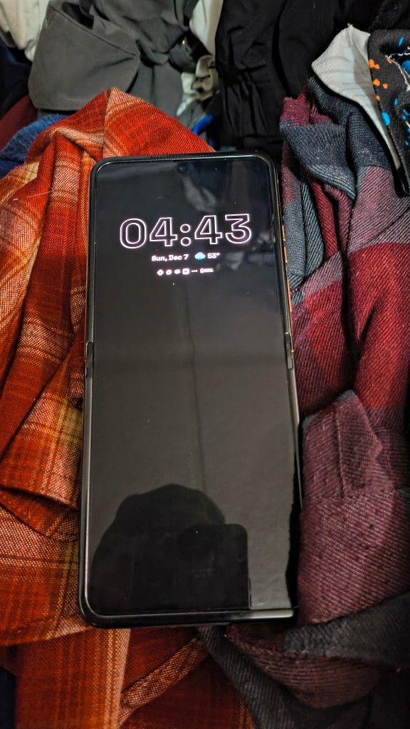 2025 Motorola Razr Plus Network Unlocked