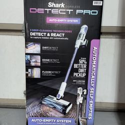Shark Detect Clean & Auto Empty System