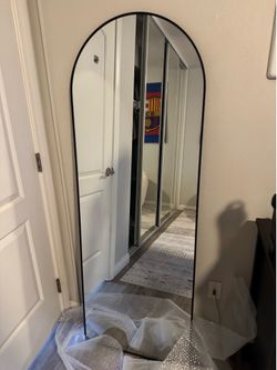 Mirror Arched 65 x 25”