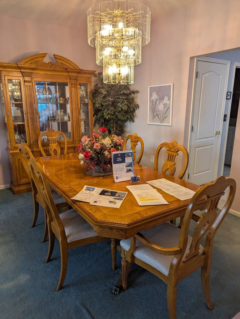 Dining Room Tables With Chairs
