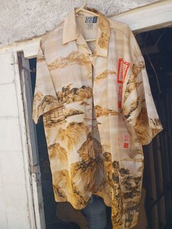 A Nice Men's Gold & White Button Down Short Sleeve Top