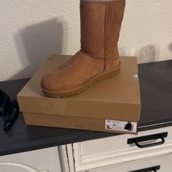 UGG