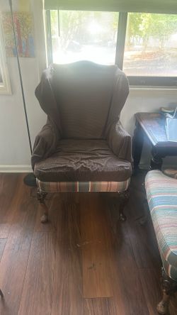 Selling Arm Chairs 