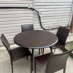 Round Table w/ 4 Chairs