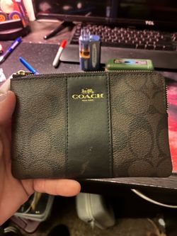 Coach Signature Corner Zip