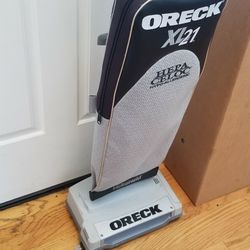NEW cond TWO SPEED   ORECK COMMERCIAL VACUUM. , WORKS EXCELLENT. , IN THE BOX 